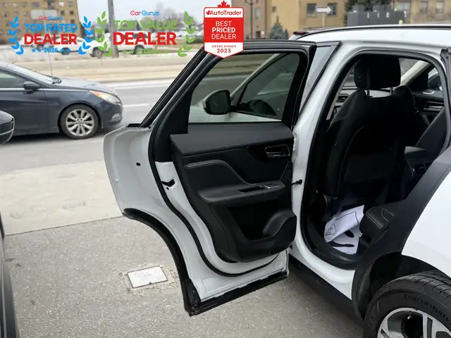 2020 Jaguar F-PACE R-SPORT | PANO | MERIDIAN | LOADED - Photo 32