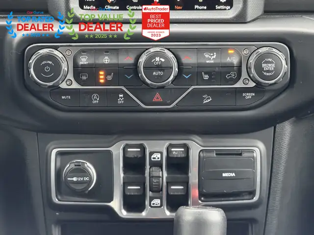 2019 Jeep Wrangler UNLIMITED SAHARA | ONE OWNER | LOADED - Photo 24