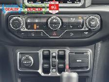 2019 Jeep Wrangler UNLIMITED SAHARA | ONE OWNER | LOADED - Photo 24
