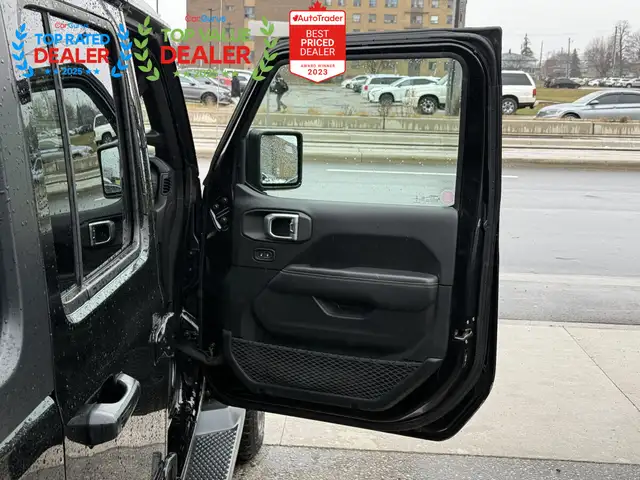 2019 Jeep Wrangler UNLIMITED SAHARA | ONE OWNER | LOADED - Photo 28