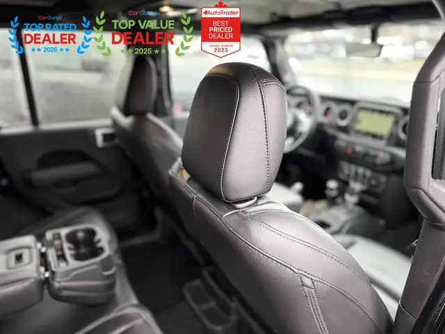 2019 Jeep Wrangler UNLIMITED SAHARA | ONE OWNER | LOADED - Photo 32