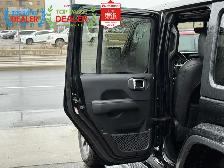 2019 Jeep Wrangler UNLIMITED SAHARA | ONE OWNER | LOADED - Photo 34