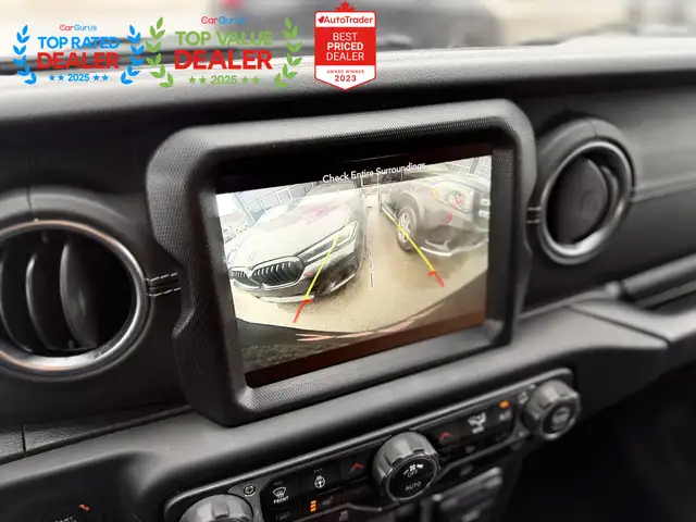 2019 Jeep Wrangler UNLIMITED SAHARA | ONE OWNER | LOADED - Photo 38