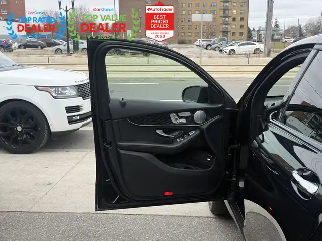 2020 Mercedes-Benz GLC-Class 300 COUPE //AMG PKG | SUNROOF | BUR - Photo 16