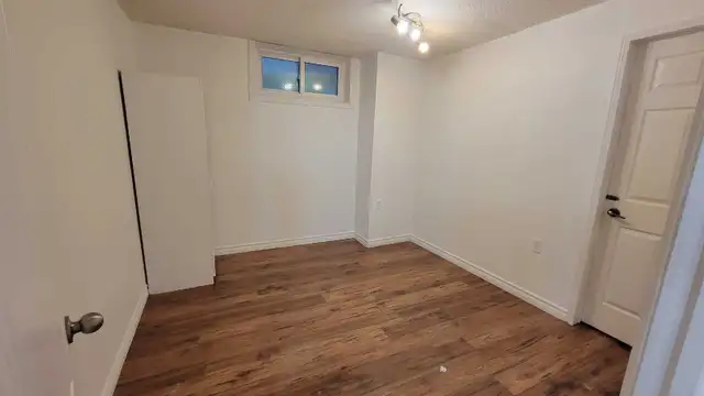 3 Bedroom Basement Richmond Hill - Photo 3