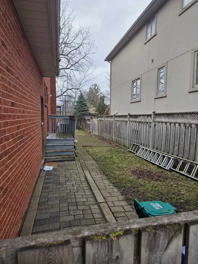 3 Bedroom Basement Richmond Hill - Photo 8
