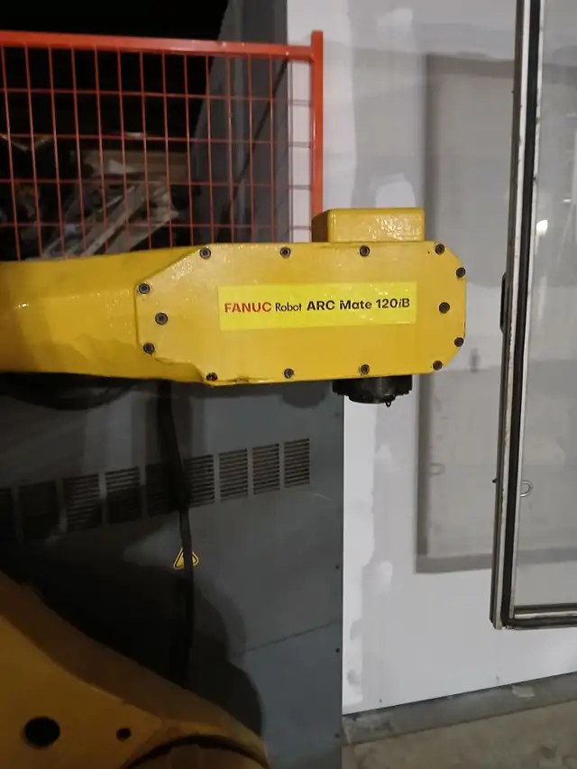 FANUC ROBOT PARTS MOTORS BOARDS CABLES TEACH PENDANTS IN STOCK - Photo 2