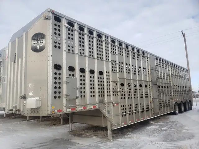 Merritt 53 foot Quad axle cattle liner