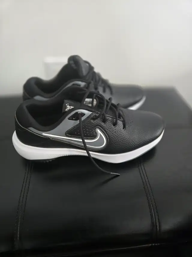 Golf shoes. - Photo 2