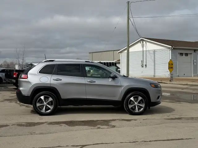 2020 Jeep Cherokee Limited 4WD NO CLAIMS/REMOTE START - Photo 6