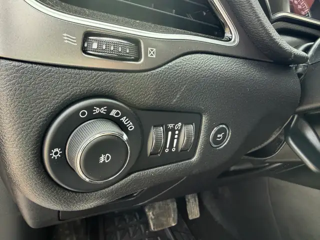2020 Jeep Cherokee Limited 4WD NO CLAIMS/REMOTE START - Photo 11