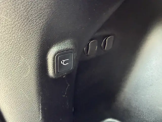 2020 Jeep Cherokee Limited 4WD NO CLAIMS/REMOTE START - Photo 14