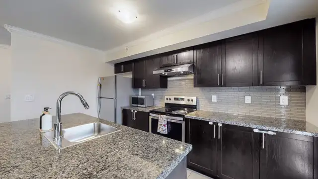 Modern Premium Corner Unit 2BR/2WR Condo Townhouse - Photo 5