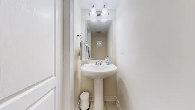 Modern Premium Corner Unit 2BR/2WR Condo Townhouse - Photo 6