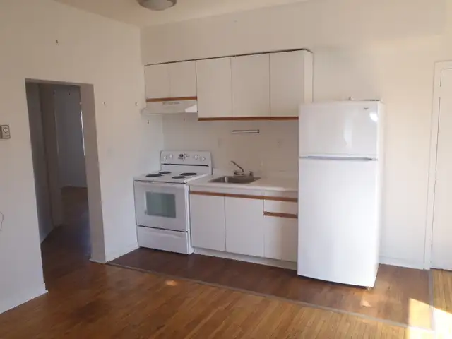 2 Bedroom Main floor apartment for rent - Photo 6