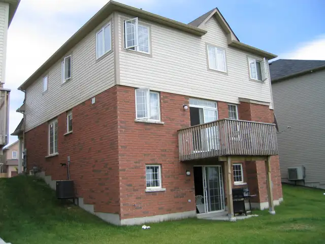 4-Bedroom Detached Upper Unit | North Oshawa - Photo 7
