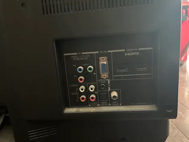 Toshiba 32" tv - Photo 3