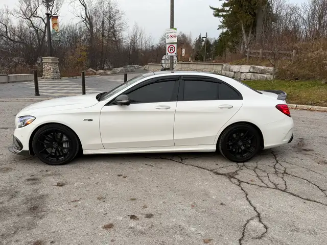 2017 Mercedes-Benz C 43 metallic white exterior black interior - Photo 3