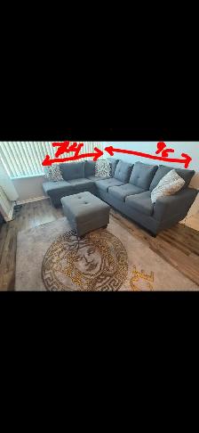 Sectional couch L shape in grey color, mint condition