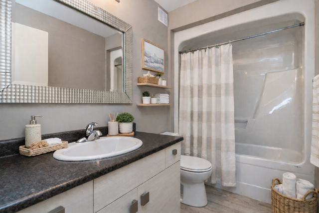 SPACIOUS 3 Bedroom Apartment In Steinbach! Move In Ready! - Photo 6