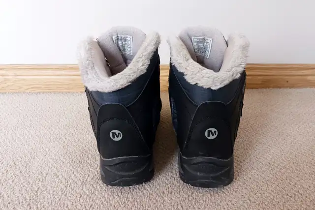 Women's Merrel Boots - Photo 3