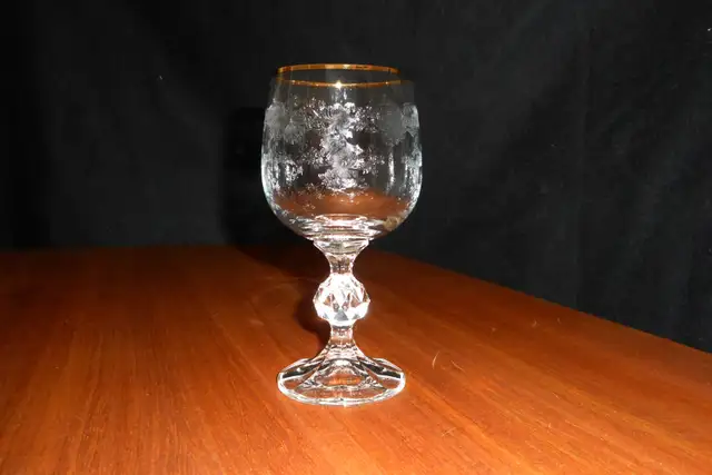 Crystal Wine Glasses - Photo 2