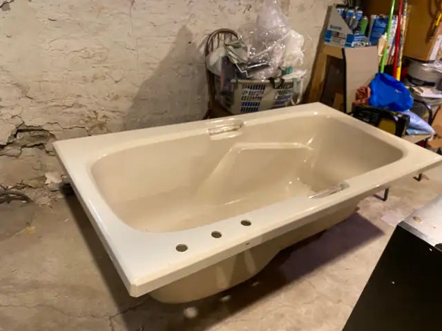 Six Foot Soaker Tub - Photo 3