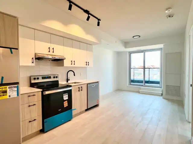 SPACIOUS & MODERN 1 BEDROOM   DEN & 1 BATH CONDO IN BURLINGTON! - Photo 3