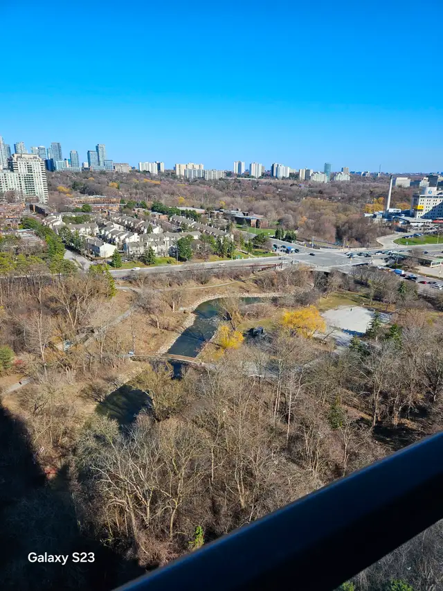 New 2 Bedroom   Den Corner Suite with Ravine Views in North York - Photo 15