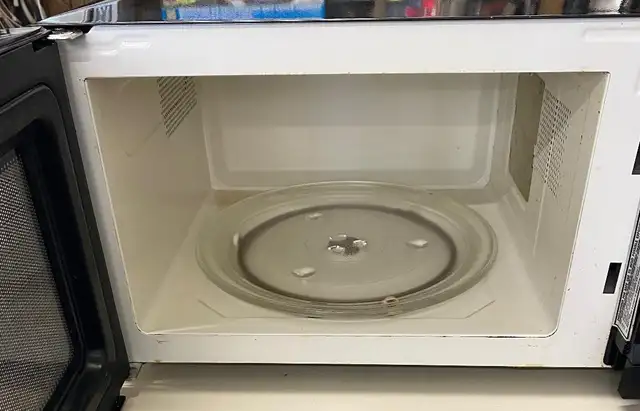 Danby Microwave Oven - Photo 2