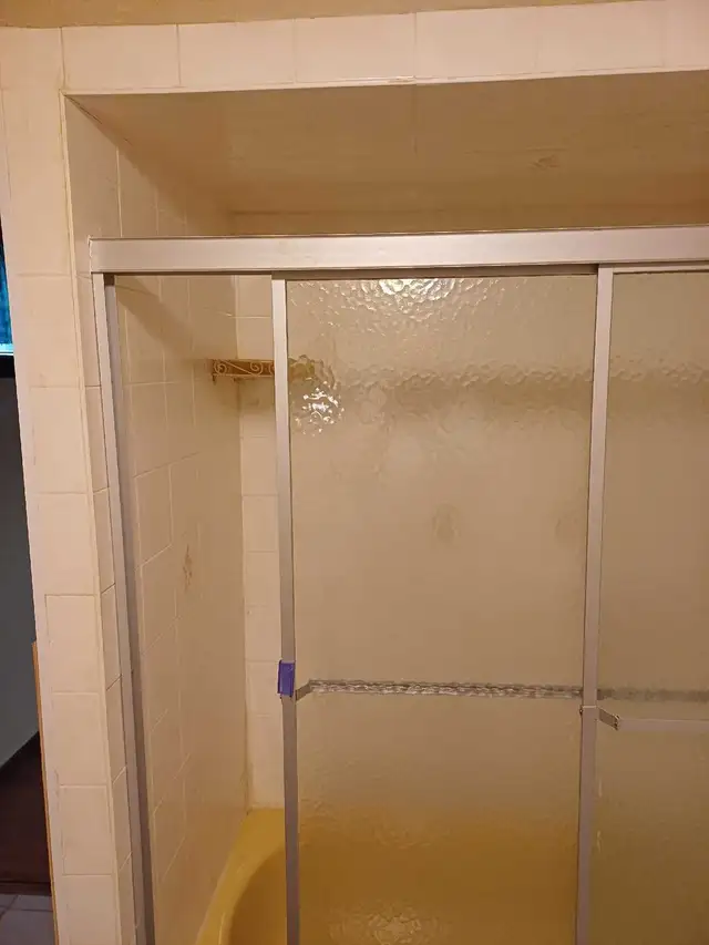 Basement Apartment - 1 Bedroom Available for Rent - Photo 4