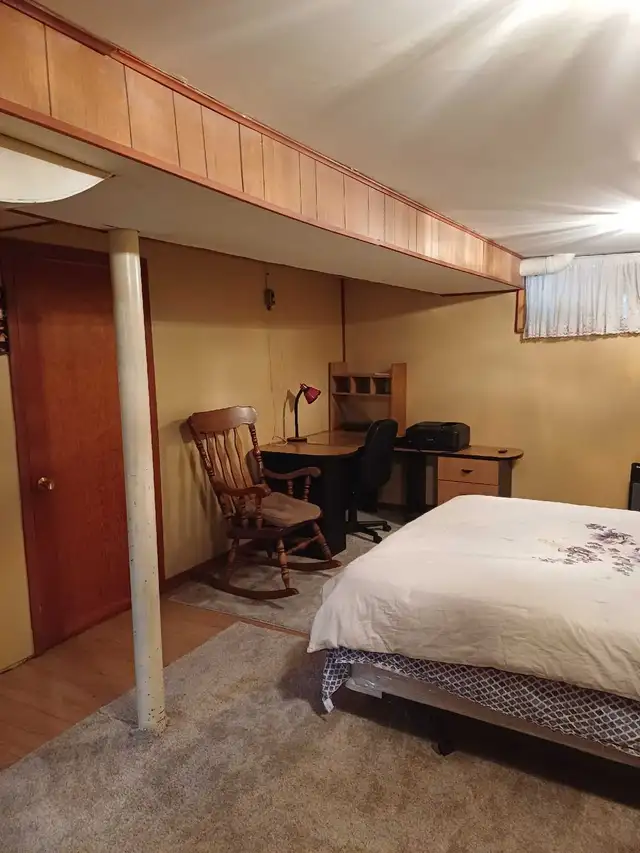 Basement Apartment - 1 Bedroom Available for Rent - Photo 8