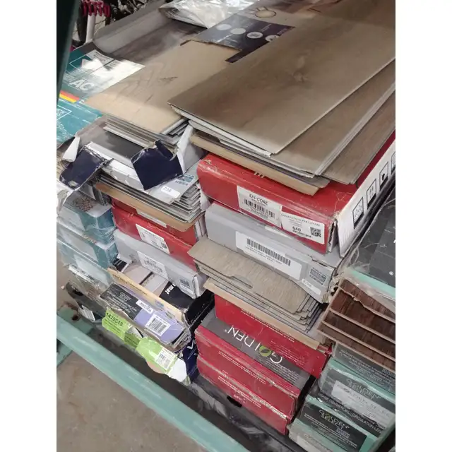 Assorted discontinued laminate flooring, various styles and colo - Photo 10
