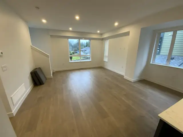 Exquisite 3 Bed   1 den Townhomes in Guildford for Rent! - Photo 3