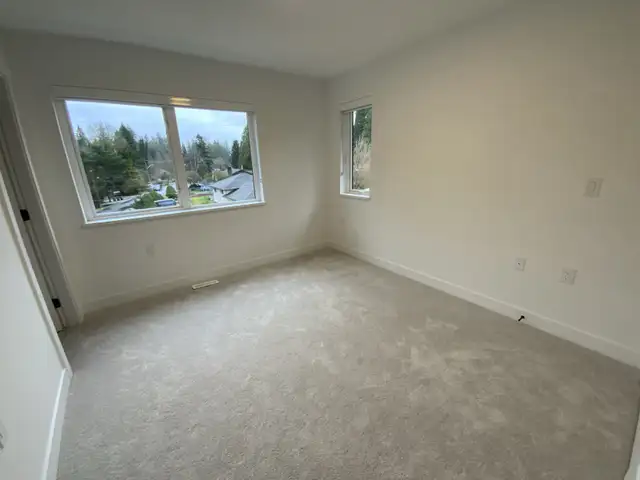 Exquisite 3 Bed   1 den Townhomes in Guildford for Rent! - Photo 4