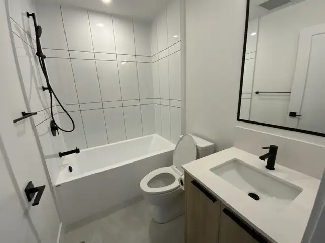 Exquisite 3 Bed   1 den Townhomes in Guildford for Rent! - Photo 8