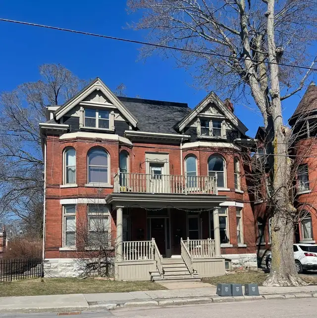 Large one bedroom, Sydenham Ward, June 1 - Photo 8