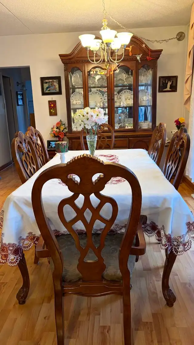 Dining table set