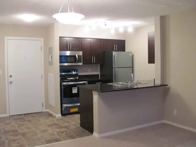 2-Bed 2-Bath Den Condo in Rutherford with Excellent Floor Plan - Photo 2