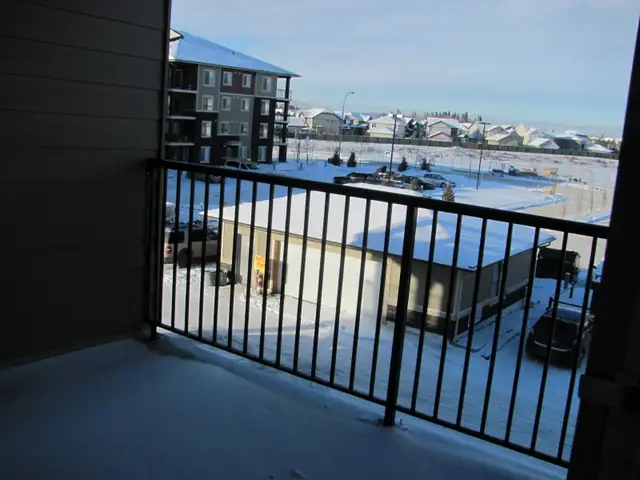 2-Bed 2-Bath Den Condo in Rutherford with Excellent Floor Plan - Photo 5