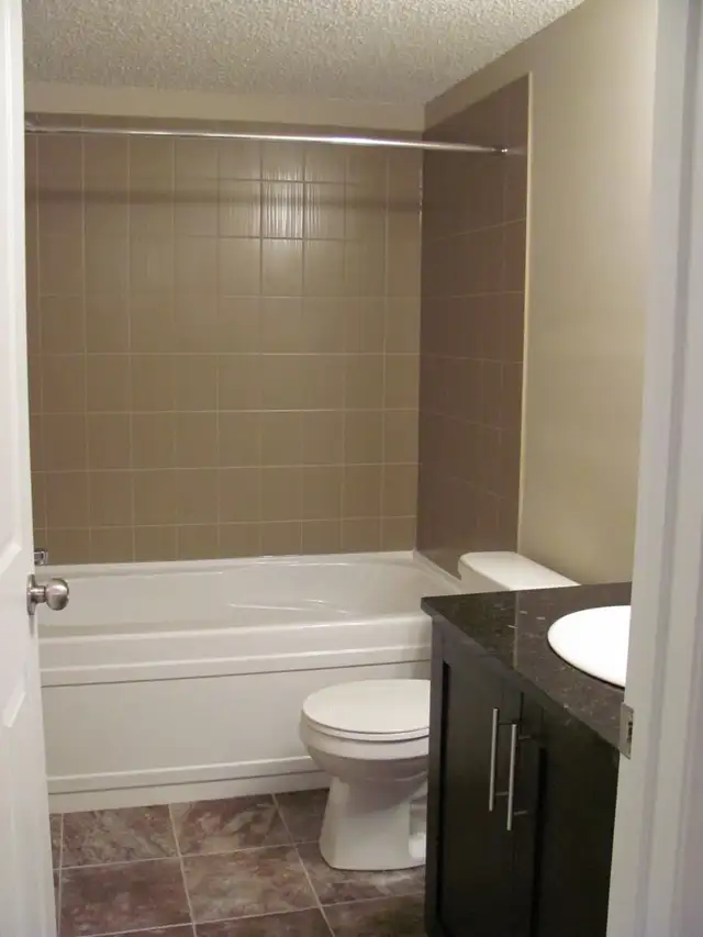 2-Bed 2-Bath Den Condo in Rutherford with Excellent Floor Plan - Photo 7