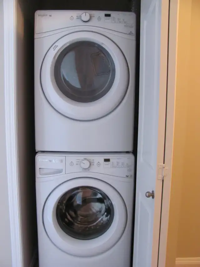 2-Bed 2-Bath Den Condo in Rutherford with Excellent Floor Plan - Photo 9