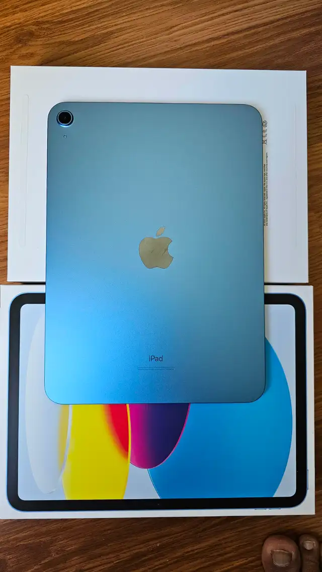 NEW BLUE 256GB Apple 11' iPad 10th Gen Wi-Fi CELLUAR  WARRANTY