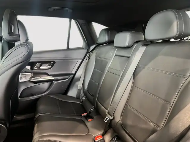 2023 Mercedes-Benz GLC300 4MATIC SUV One owner, great value! - Photo 4