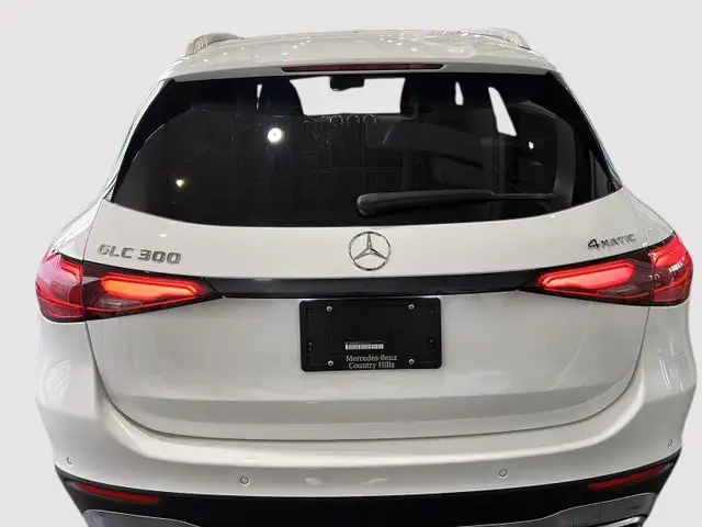 2023 Mercedes-Benz GLC300 4MATIC SUV One owner, great value! - Photo 13