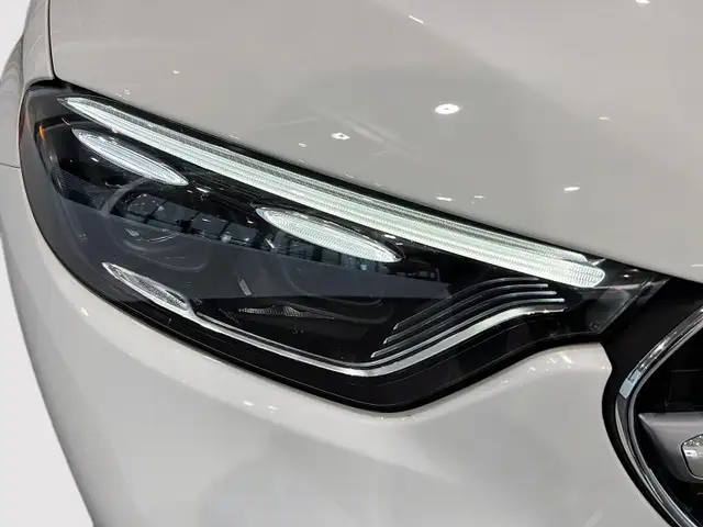 2023 Mercedes-Benz GLC300 4MATIC SUV One owner, great value! - Photo 16