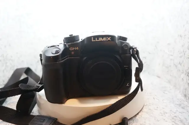 Panasonic GH4 Camera body only - in Good Condition