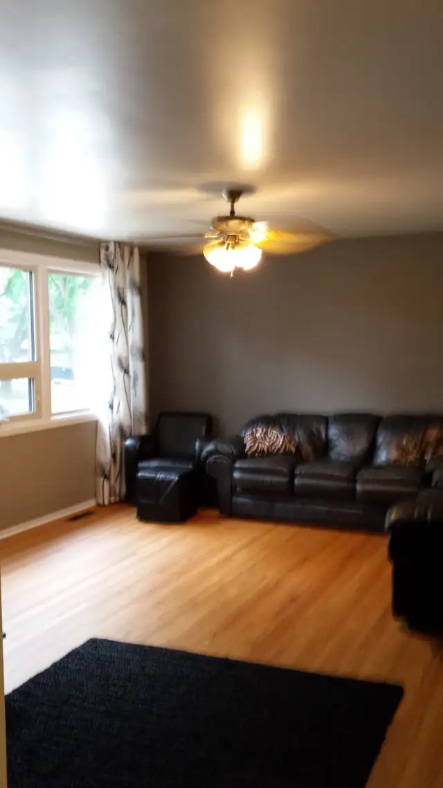 RENOVATED 4 BEDROOM BUNGALOW NEAR UNIVERSITY-$2500.00-APR. 15/26 - Photo 2