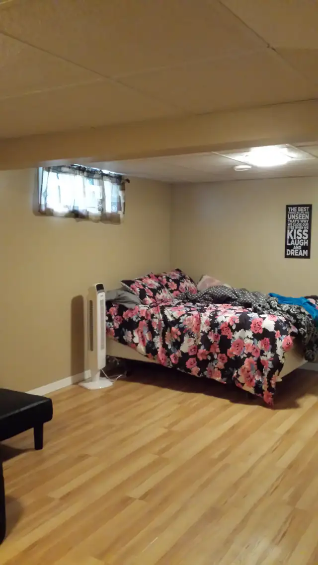 RENOVATED 4 BEDROOM BUNGALOW NEAR UNIVERSITY-$2500.00-APR. 15/26 - Photo 8