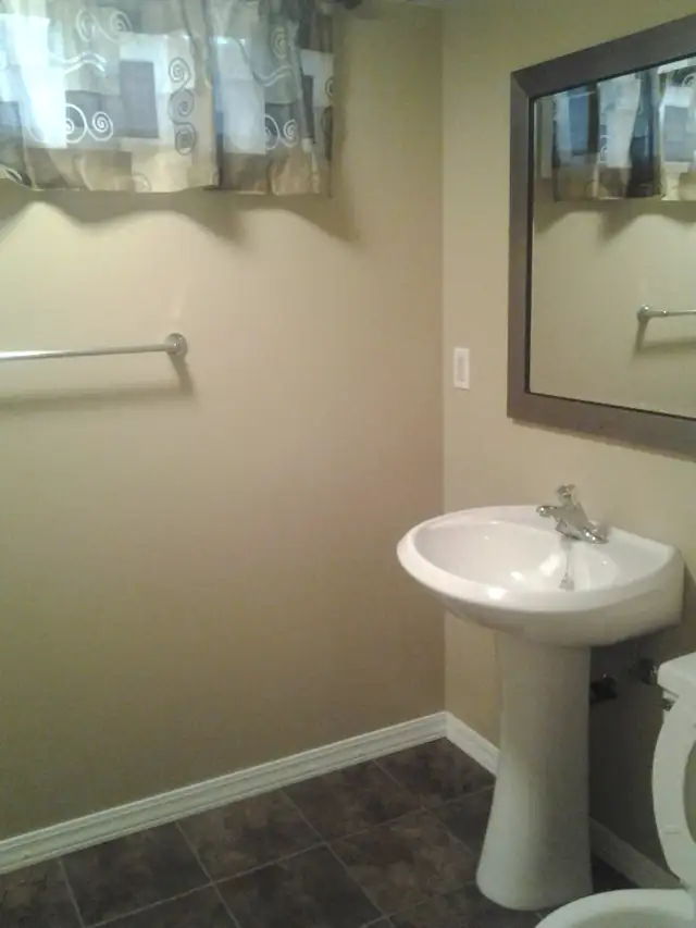 RENOVATED 4 BEDROOM BUNGALOW NEAR UNIVERSITY-$2500.00-APR. 15/26 - Photo 9